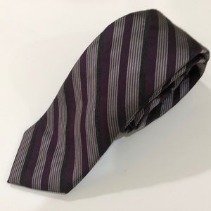CALVIN KLEIN MEN’s TIE. “SLIM”. PURPLE/BLACK